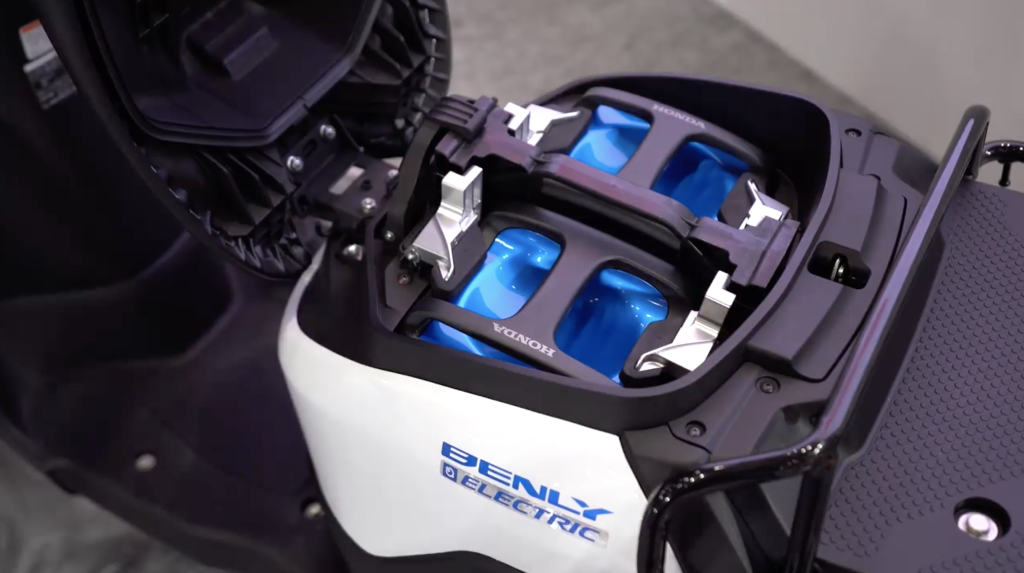 Honda, Yamaha, Kawasaki, and Suzuki test shared swappable electric motorcycle batteries - Blog - 2