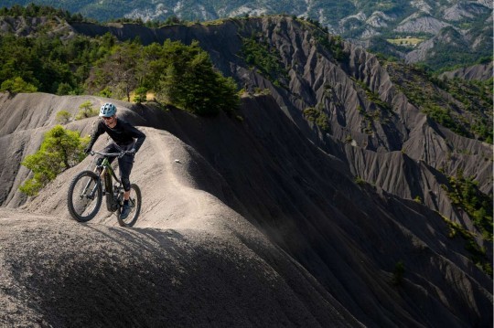 Reign Down or Up Mountains With E-bike - Blog - 2