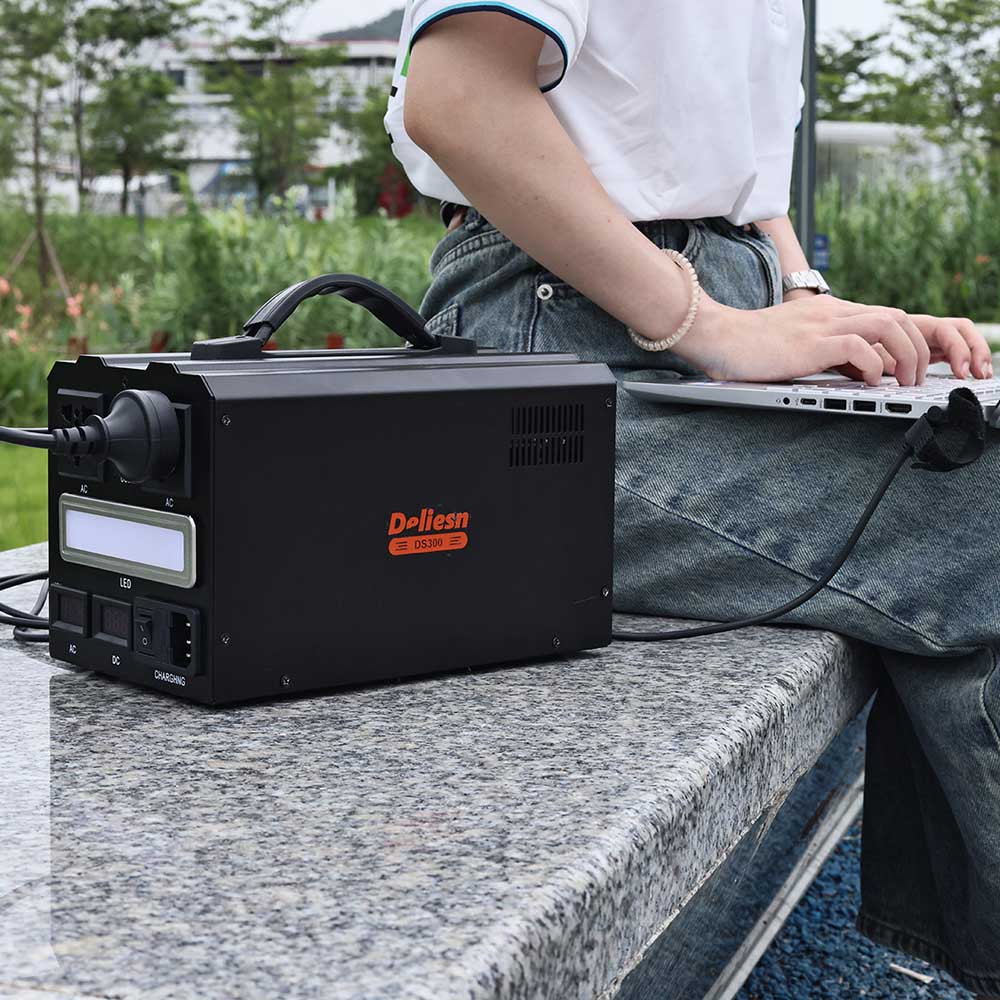 1500W Portable Power Station Charging For E-Bike
