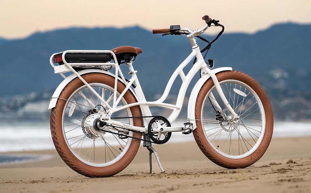 Cruiser ebikes vs hybrid e-bikes: understanding the design differences - Blog - 2